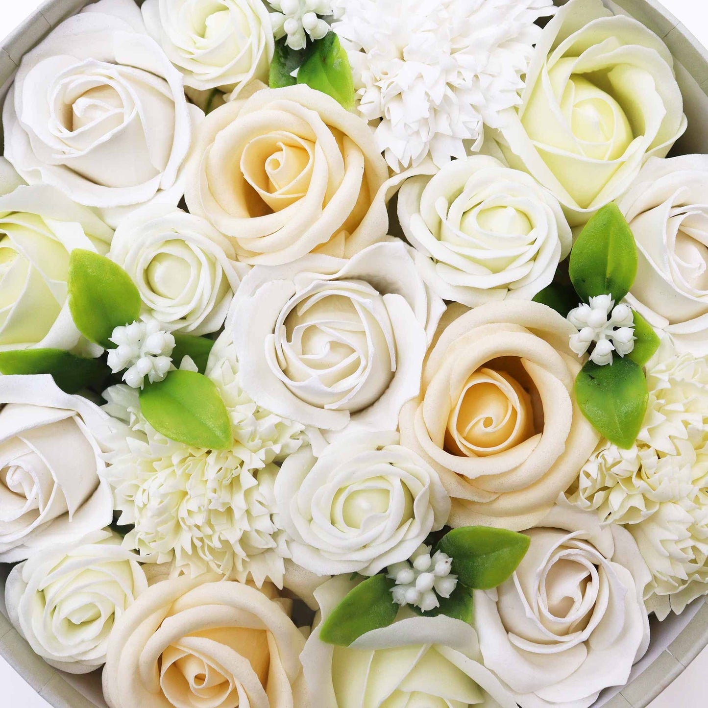 Mix of white Roses in a luxury gift box